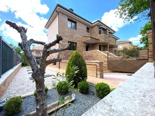Chalet à Centro. Villaviciosa de odónchalet