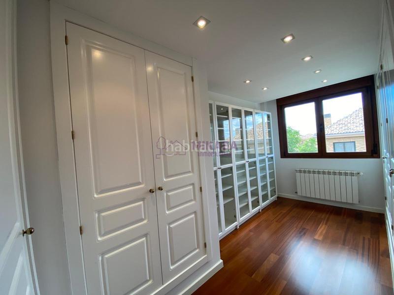 Foto 6c0e0323-dbd8-4e72-b586-6f9c68a03229. Xalet amb calefacció aparcament a Centro Villaviciosa de Odón