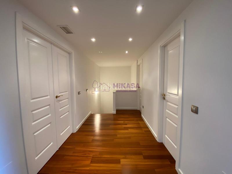 Foto 931bb821-0c4e-4d86-8be1-dddc43f1f8b1. Xalet amb calefacció aparcament a Centro Villaviciosa de Odón