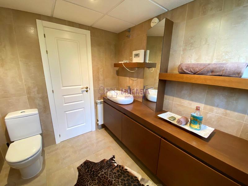 Foto f4053a47-2d1e-4f03-9513-6ab5991f2819. Xalet amb calefacció aparcament a Centro Villaviciosa de Odón