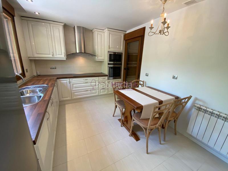 Foto f9fb254d-500f-4d23-9a26-117aa2fb9c43. Xalet amb calefacció aparcament a Centro Villaviciosa de Odón