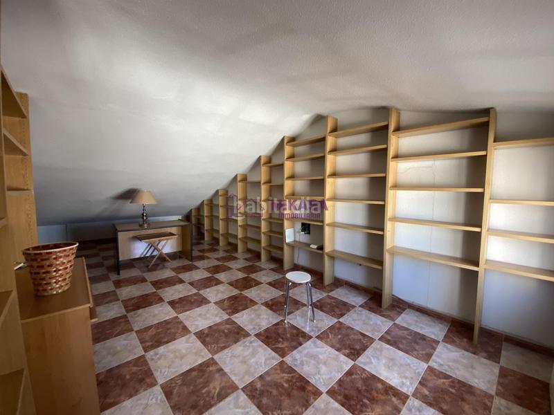 Foto 7be45999-93db-40b6-8d3c-085f85bbd0d1. Rent chalet with heating parking in El Soto Móstoles