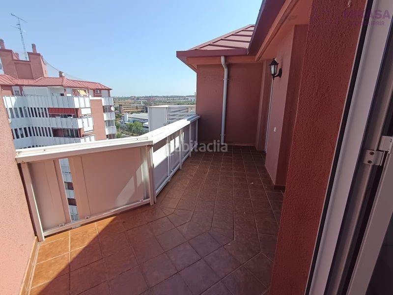 Foto 99e372b5-c0ef-41b7-bffb-d9a20163b475. Lloguer àtic amb calefacció aparcament a Villafontana - Estoril I Móstoles