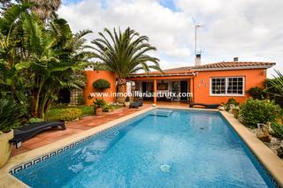 Chalet in Cala en Blanes. Chalet en cala'n blanes