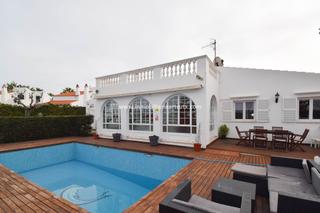 Chalet in Cala d´En Bosch-Serpentona. Chalet con licencia turística