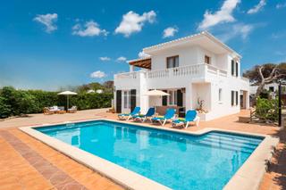Chalet en Cala Blanca. Chalet con licencia turística
