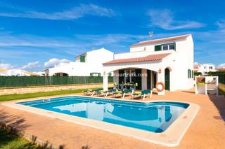 Chalet in Cala d´En Bosch-Serpentona. Bonito chalet con licencia turística
