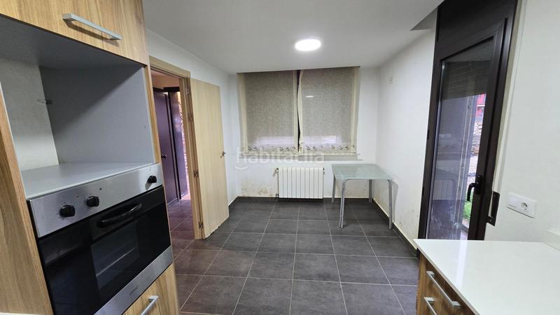 Foto 89c0b771-97e6-42f4-8c4b-5497d730593a. Casa pareada en carrer tramuntana 5 venta de casa en Terrades