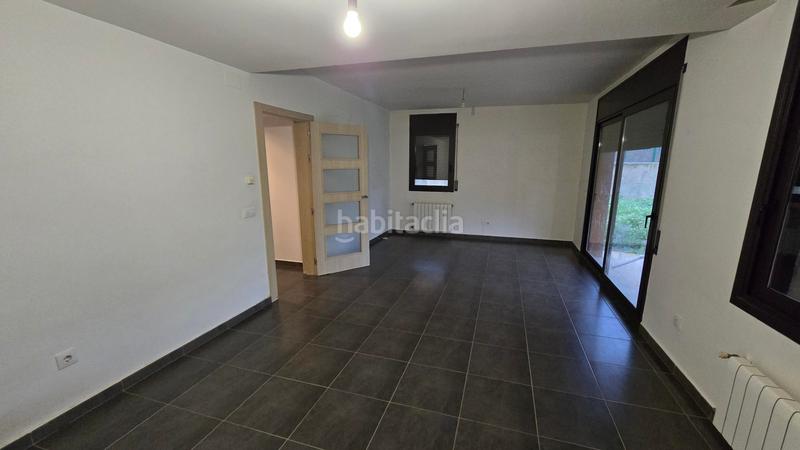 Foto bd160795-e6f8-4ce6-b72d-bd6df8a8cd8a. Casa pareada en carrer tramuntana 5 venta de casa en Terrades