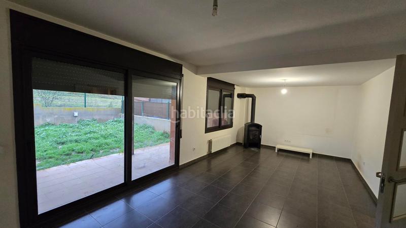 Foto f5db8baf-2b23-4425-be9a-a4f3ebd02be3. Casa pareada en carrer tramuntana 5 venta de casa en Terrades