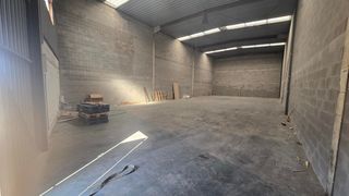 Miete Fabrikhalle in Avinguda empordà 22. Nave en alquiler en vilamalla