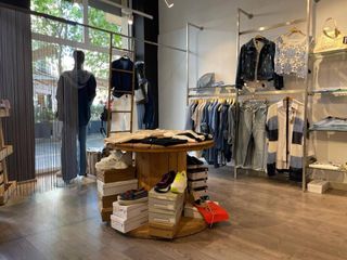 Trapasso Locale commerciale in Centre - Passeig i Rodalies. Traspaso de tienda de ropa de moda en el paseo pere iii de manre