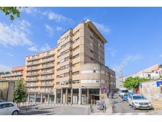 Local Comercial a Congost-Santa Caterina. Local en venta en barri antic