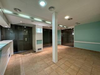Lloguer Local Comercial a Anselm clavé 15. Alquiler de restaurante en avià