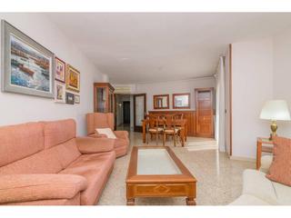 Pis a Del doctor esteve 56. Piso en venta en poble nou
