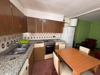 Pis a Angel guimer 38. Venta de piso en sria