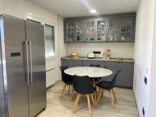Miete Etagenwohnung in Poble Nou. Alquiler de piso en manresa