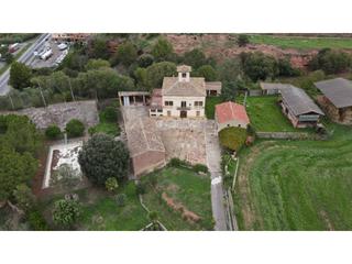 Mas à Font dels Capellans - Sagrada Familia. Masia en venta en manresa