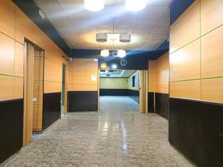 Local Comercial a Cardona 54. Local comercial en venta en manresa con salida de humo