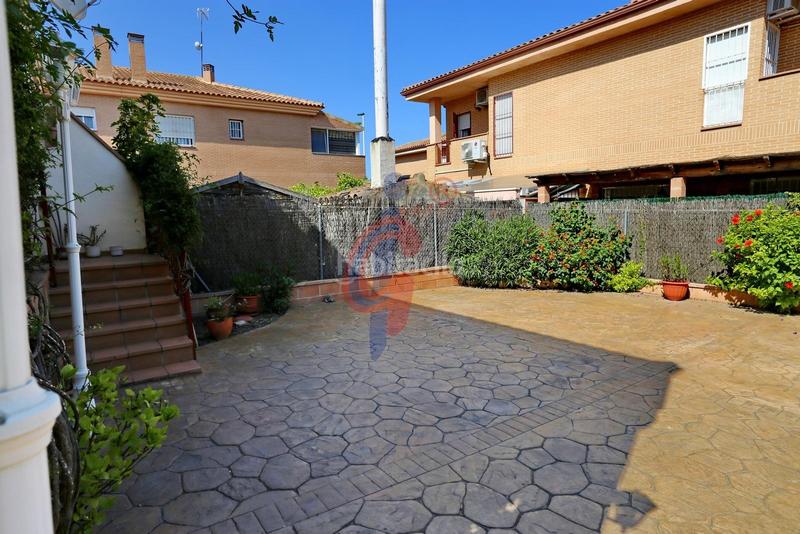 Foto 6aac375c-cffd-45a6-9b23-63e5cc286489. Xalet a avenida salinas 5 a La Marina Elche / Elx