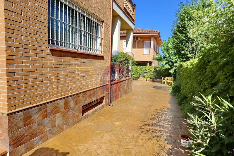 Foto 9254201d-6b1f-4217-a036-cfe3bace0094. Xalet a avenida salinas 5 a La Marina Elche / Elx