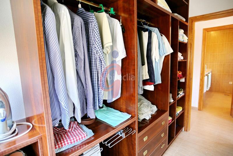 Foto a8537f46-5cea-4cb1-9700-726dbd2f21fb. Xalet a avenida salinas 5 a La Marina Elche / Elx