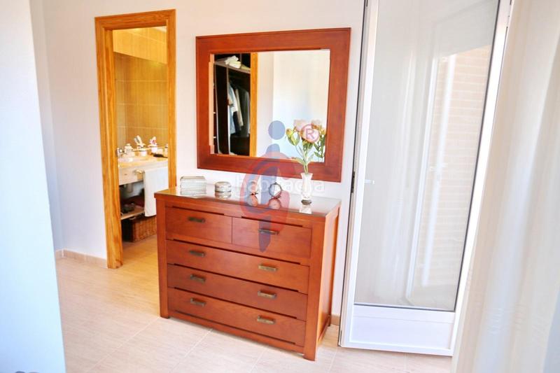 Foto a9f090e3-17ca-43d3-b1b1-f269440341a6. Xalet a avenida salinas 5 a La Marina Elche / Elx