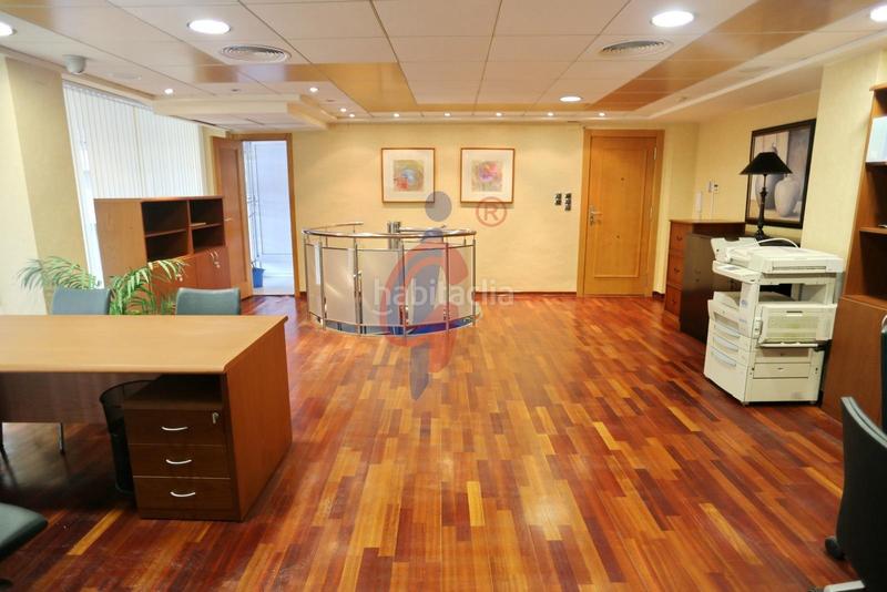 Foto 561d4cb1-b3d4-4767-b6ea-918ab3d69507. Geschäftsraum in calle plaza porticada in Pueblo Guardamar del Segura