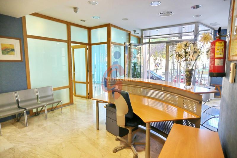 Foto 81281c9a-ce81-4381-b19c-317e38e7eea9. Geschäftsraum in calle plaza porticada in Pueblo Guardamar del Segura