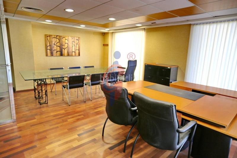 Foto bd17068e-af59-4401-afd5-3c58d992b522. Geschäftsraum in calle plaza porticada in Pueblo Guardamar del Segura