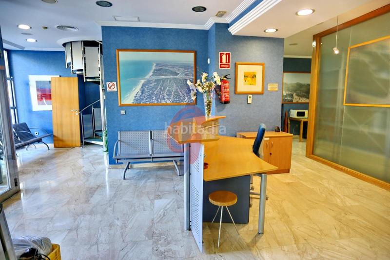 Foto eab10127-a346-4b07-a97c-892015521b69. Geschäftsraum in calle plaza porticada in Pueblo Guardamar del Segura