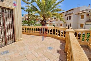 Chalet in Calle italia 11. Increíble chalet a 150m de la playa moncayo con 5 dormitorios y