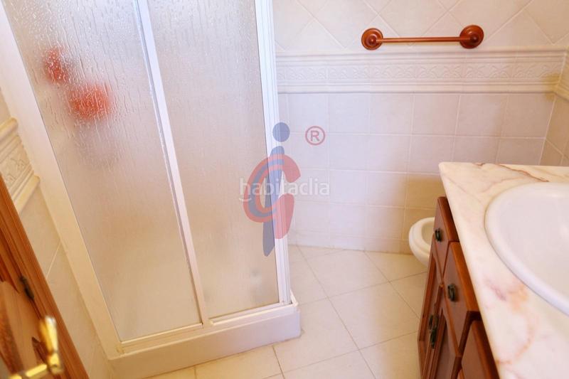Foto 21292c4b-37b3-438c-a0f6-5af0fba912ba. Chalet en calle italia 11 increíble chalet a 150m de la playa moncayo con 5 dormitorios y vistas panorámicas! en Guardamar del Segura