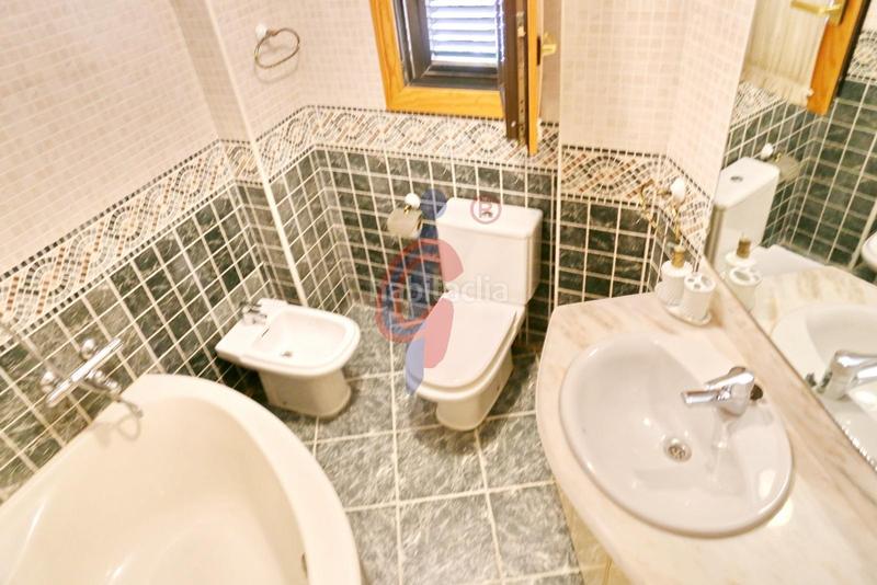 Foto 26c07974-91e7-4606-8fed-ceb9b2d38e01. Chalet en calle italia 11 increíble chalet a 150m de la playa moncayo con 5 dormitorios y vistas panorámicas! en Guardamar del Segura
