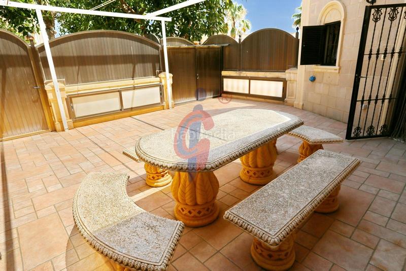 Foto 29fc26c7-6b20-4d8a-a082-5da8813ac9a9. Chalet en calle italia 11 increíble chalet a 150m de la playa moncayo con 5 dormitorios y vistas panorámicas! en Guardamar del Segura
