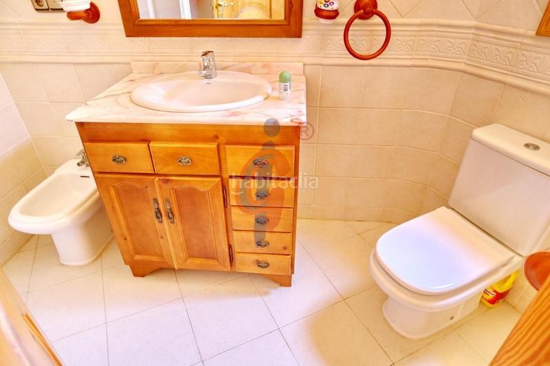 Foto 2ecfee74-c8bd-47d7-a9f9-99dbadfcf8d6. Chalet en calle italia 11 increíble chalet a 150m de la playa moncayo con 5 dormitorios y vistas panorámicas! en Guardamar del Segura