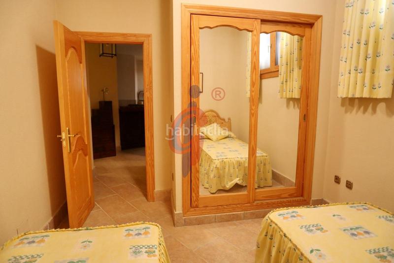 Foto 3640cd8a-9c33-4e01-8efd-c75418a5d3bc. Chalet en calle italia 11 increíble chalet a 150m de la playa moncayo con 5 dormitorios y vistas panorámicas! en Guardamar del Segura