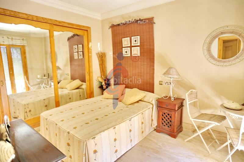 Foto 38cffeaa-c295-42ae-9a4d-974da5f52d60. Chalet en calle italia 11 increíble chalet a 150m de la playa moncayo con 5 dormitorios y vistas panorámicas! en Guardamar del Segura