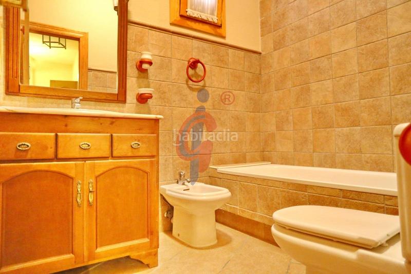 Foto 48adc5f9-395a-4f09-84f9-c0608e838d1f. Chalet en calle italia 11 increíble chalet a 150m de la playa moncayo con 5 dormitorios y vistas panorámicas! en Guardamar del Segura