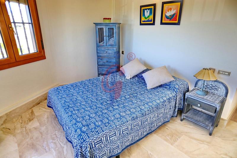 Foto 5adee3dd-fc8a-4595-b178-028960a65f8c. Chalet en calle italia 11 increíble chalet a 150m de la playa moncayo con 5 dormitorios y vistas panorámicas! en Guardamar del Segura