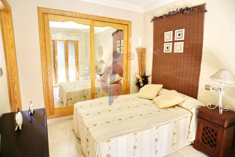 Foto 5fc920b8-59ae-43ad-beae-69428808deae. Chalet en calle italia 11 increíble chalet a 150m de la playa moncayo con 5 dormitorios y vistas panorámicas! en Guardamar del Segura