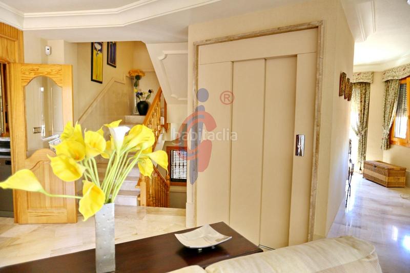 Foto 84e690bc-7f73-4dc0-ba6f-2ac89fcfeaa9. Chalet en calle italia 11 increíble chalet a 150m de la playa moncayo con 5 dormitorios y vistas panorámicas! en Guardamar del Segura