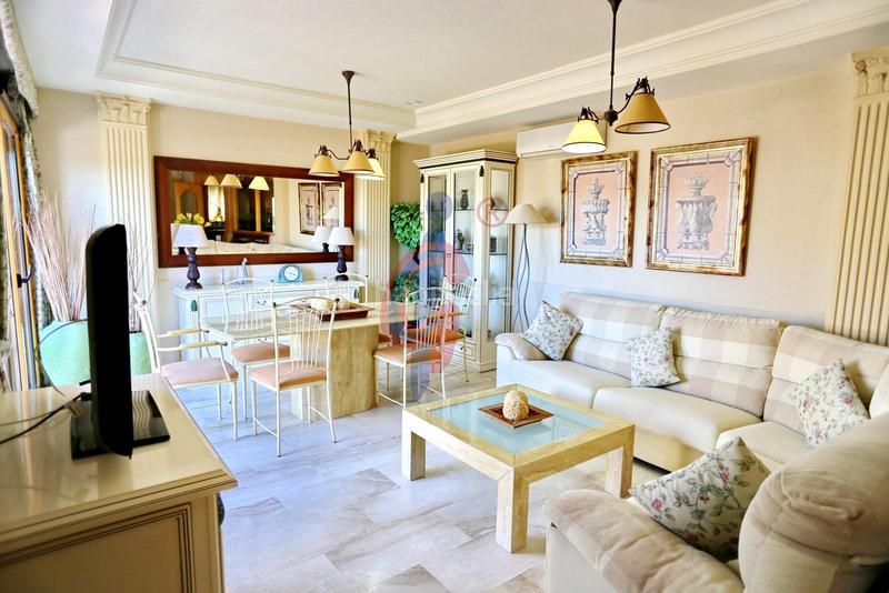 Foto a5901fd7-cdcd-40db-a430-137920905f7e. Chalet en calle italia 11 increíble chalet a 150m de la playa moncayo con 5 dormitorios y vistas panorámicas! en Guardamar del Segura