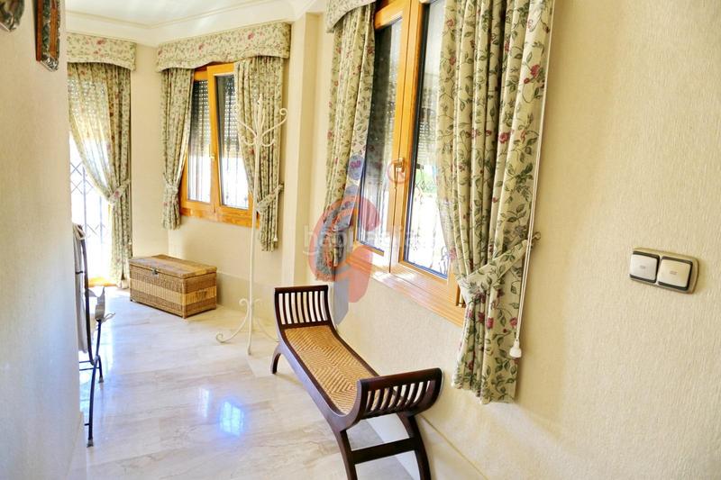Foto b3335206-4af6-41ea-a8e1-b41a51fc6380. Chalet en calle italia 11 increíble chalet a 150m de la playa moncayo con 5 dormitorios y vistas panorámicas! en Guardamar del Segura