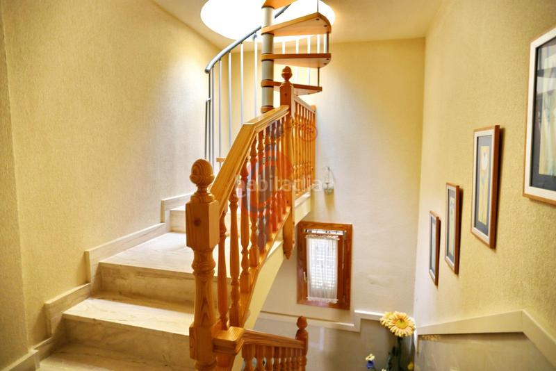 Foto b622cfdf-de53-451b-8c72-d1d240f91545. Chalet en calle italia 11 increíble chalet a 150m de la playa moncayo con 5 dormitorios y vistas panorámicas! en Guardamar del Segura