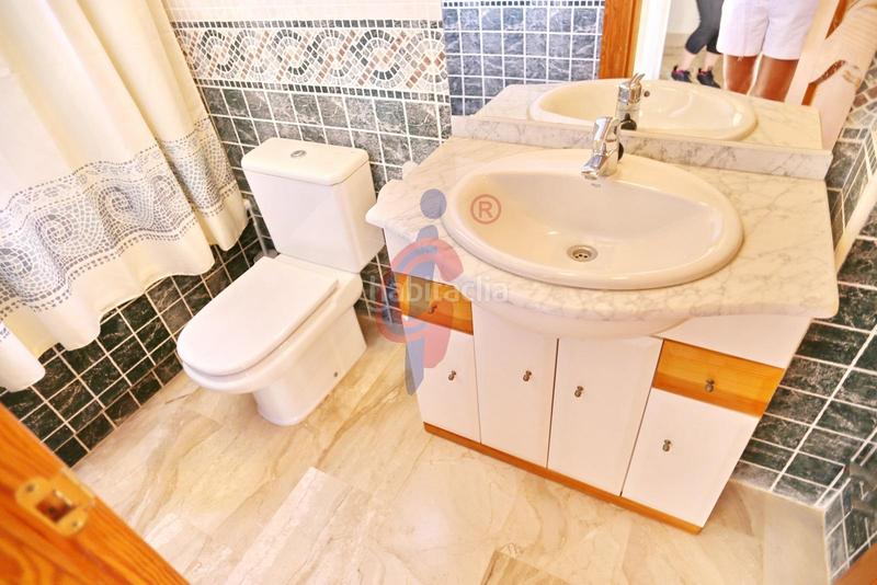 Foto e66ae4ce-5218-47b6-8de8-1e9e30ef47de. Chalet en calle italia 11 increíble chalet a 150m de la playa moncayo con 5 dormitorios y vistas panorámicas! en Guardamar del Segura