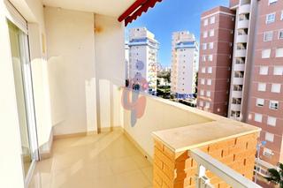 Appartement à Puerto 33. Apartamento con dos dormitorios y dos baños en la urbanización n