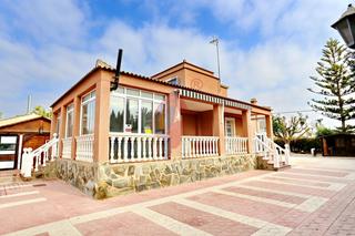 Masia a Urbanizacion hoya 14. En venta chalet en la hoya con parcela de 1,900 m
