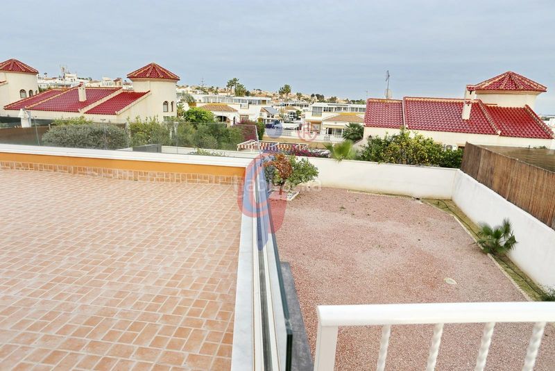 Foto eb629c9c-2e5a-4a1a-982d-86b50efa8208. Chalet in calle san francisco de asís 31 in San Fulgencio