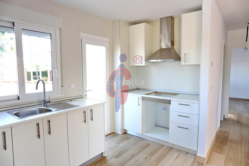 Foto 02a7bfe2-3cc2-4ada-9c56-0c3524713356. Appartement in calle ingeniero juan garcia 74 in Puerto Deportivo Guardamar del Segura